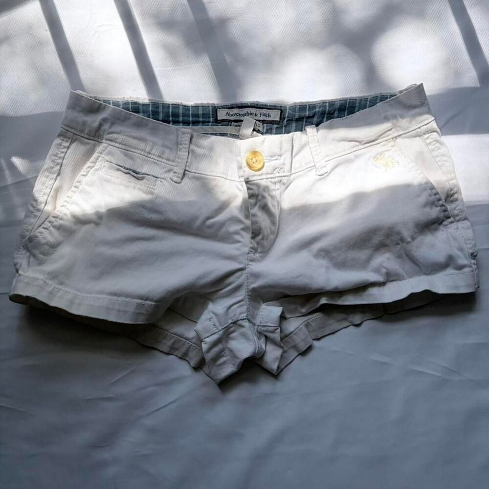 Abercrombie-fitch Women's White and Cream Shorts